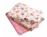 Soft Paw Print Fleece Blanket – Cozy Comfort for Pets!